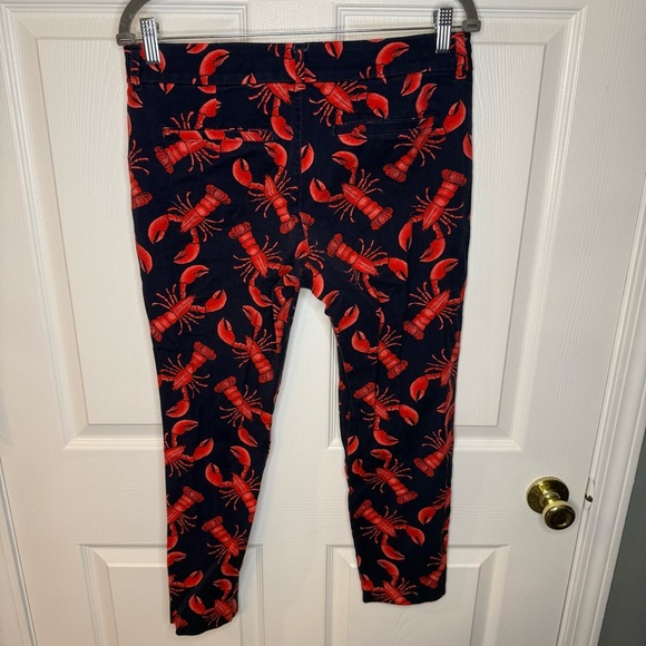 Old Navy Pixie Ankle Pant Dark Blue with Red Lobster Design Size 10 GUC - Picture 3 of 5